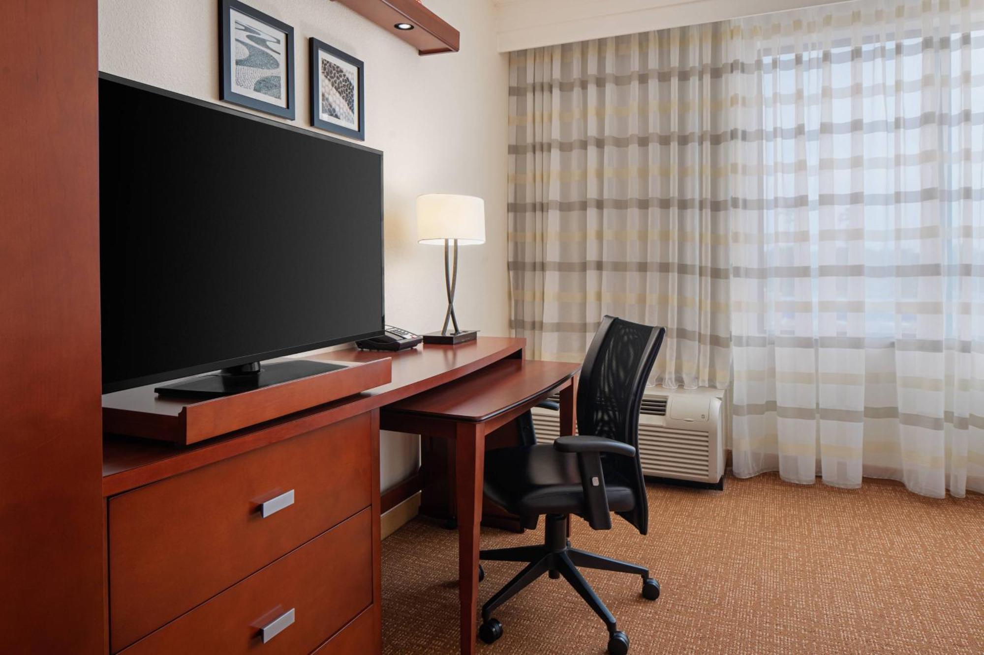 Courtyard By Marriott Houston Kingwood Kinwood Exterior foto